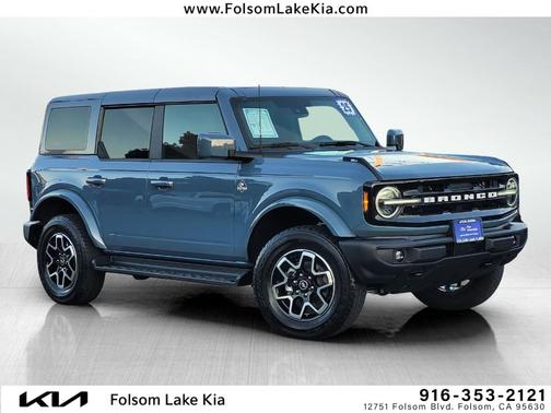 2025 Ford Bronco Outer Banks