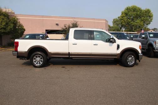 Photo 5 of 30 of 2017 Ford F-250 King Ranch