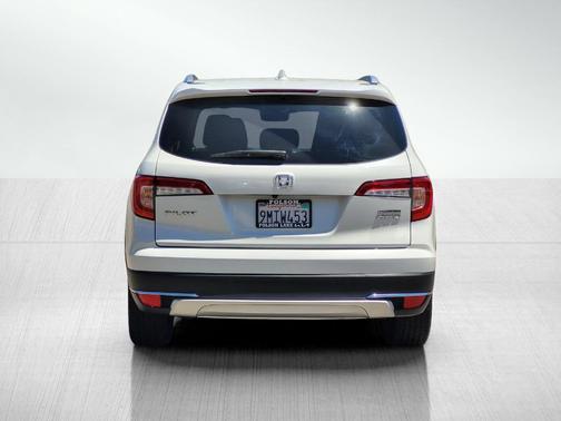 White 2021 Honda Pilot Touring 8-Passenger
