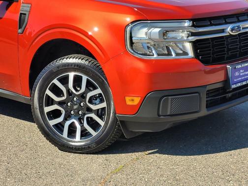 Hot Pepper Red Tinted Clearcoat 2022 Ford Maverick Lariat