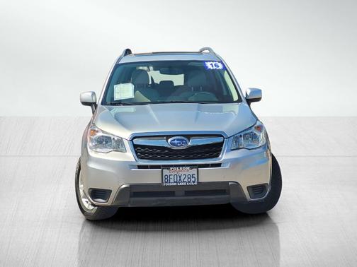 Ice Silver Metallic 2016 Subaru Forester 2.5i Premium
