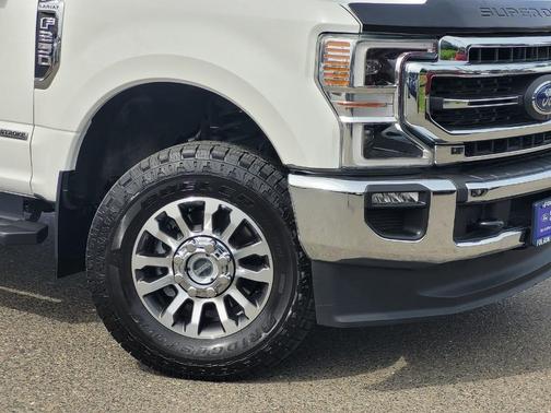White Metallic 2022 Ford F-250 Lariat