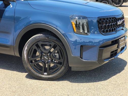 Midnight Black 2024 Kia Telluride EX X-Line