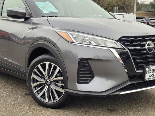 2021 Nissan Kicks SV