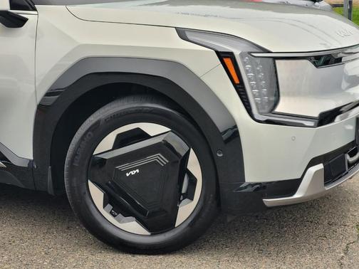 2024 Kia EV9 Land