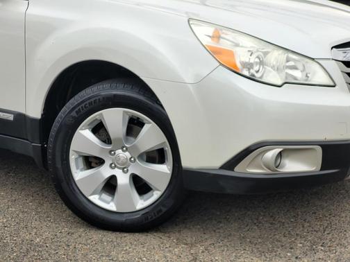 2011 Subaru Outback 2.5i Premium
