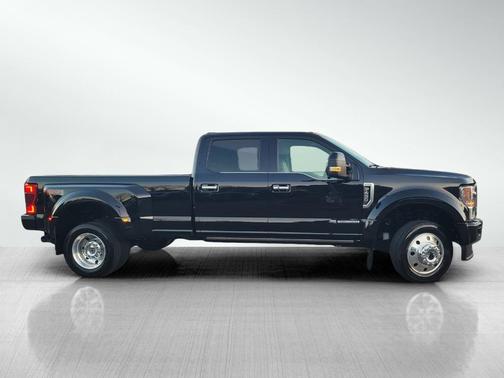 2022 Ford F-450 Limited