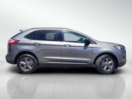 Gray Metallic 2023 Ford Edge SEL
