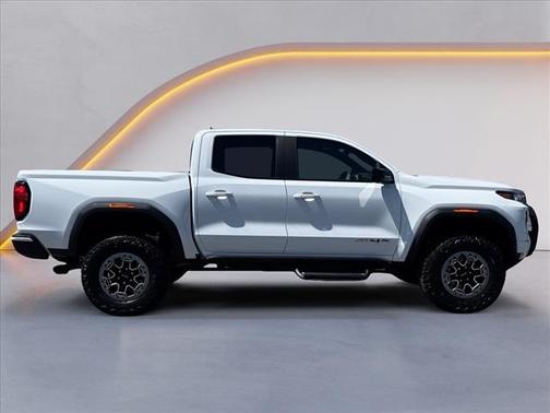 2023 GMC Canyon AT4X