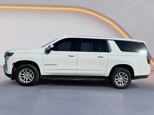 2023 Chevrolet Suburban LT