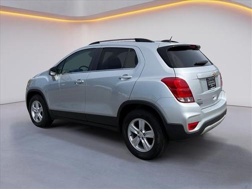 Silver Ice Metallic 2020 Chevrolet Trax LT