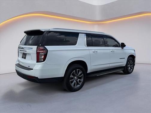 Summit White 2022 Chevrolet Suburban LT
