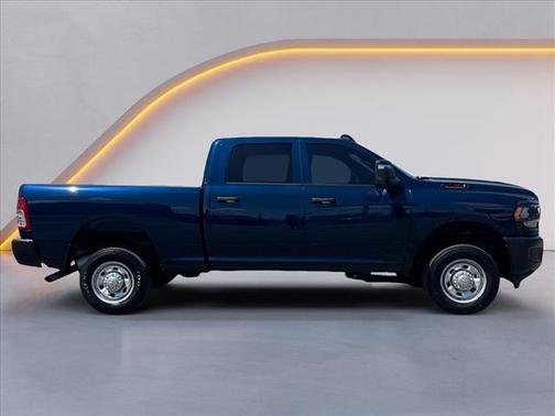 2024 RAM 2500 Tradesman Crew Cab 4x4 6'4' Box