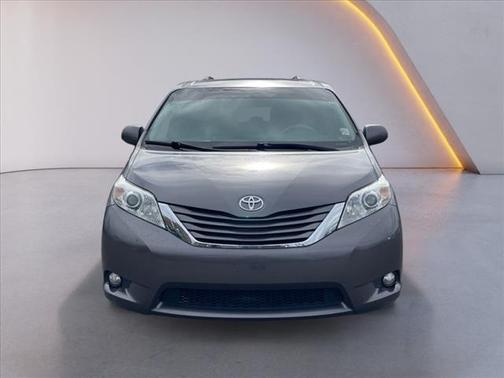 2012 Toyota Sienna MINIVAN