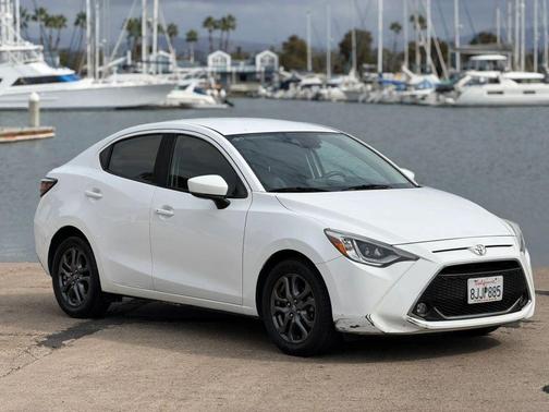 2019 Toyota Yaris Sedan XLE