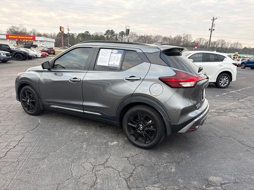 2021 Nissan Kicks SR