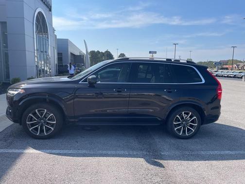2018 Volvo XC90 T5 Momentum