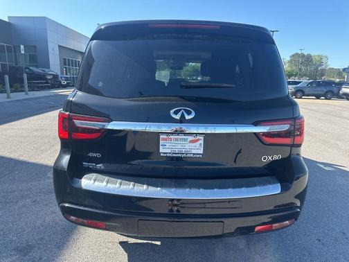 2022 INFINITI QX80 Luxe