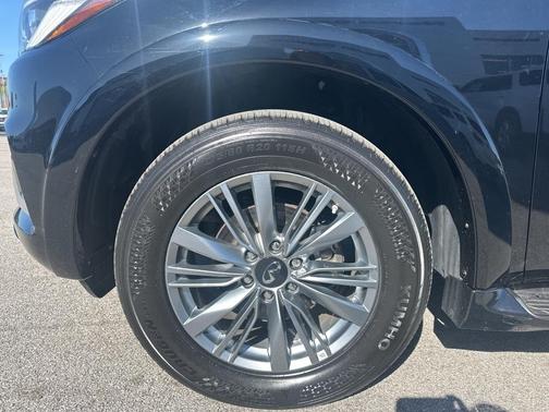 2022 INFINITI QX80 Luxe
