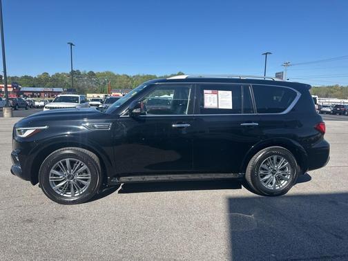 2022 INFINITI QX80 Luxe