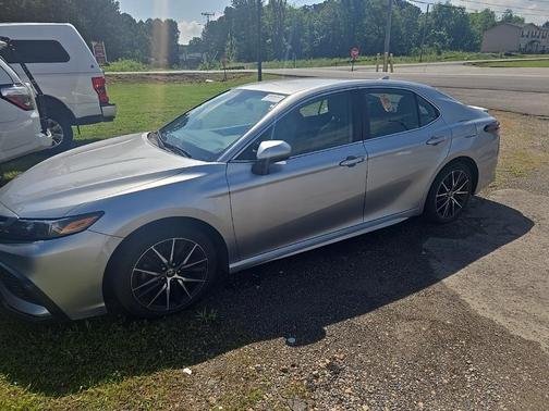 2022 Toyota Camry SE