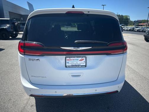 2023 Chrysler Pacifica Touring-L