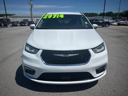 2023 Chrysler Pacifica Touring-L