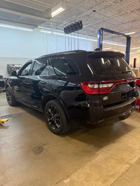 DB Black Crystal Clearcoat 2023 Dodge Durango SXT