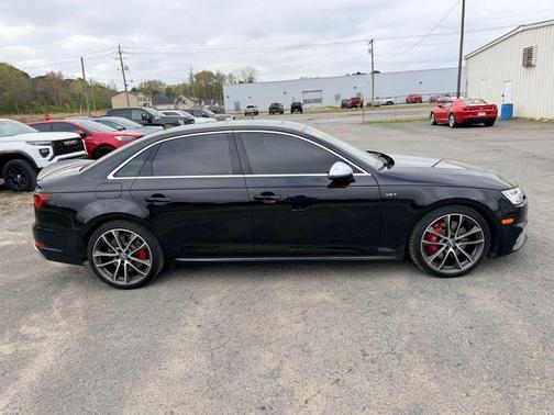 Mythos Black Metallic 2018 Audi S4 3.0T Prestige