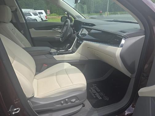 2022 Cadillac XT6 Premium Luxury FWD