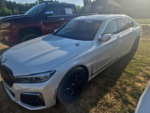 2020 BMW 740 i