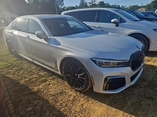 2020 BMW 740 i