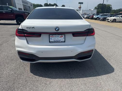 2020 BMW 740 i