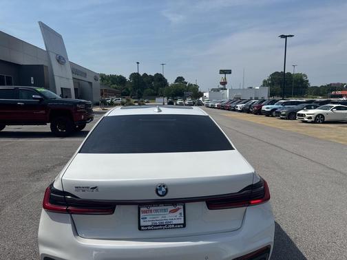 2020 BMW 740 i