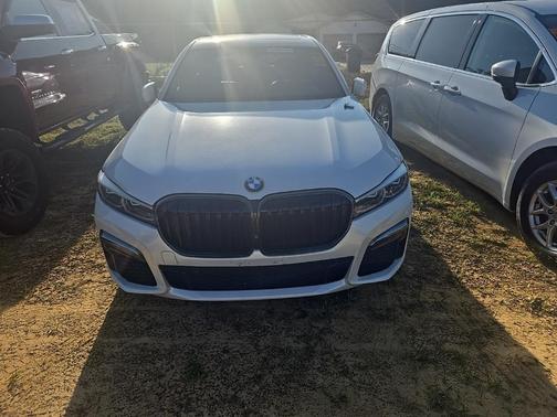 2020 BMW 740 i