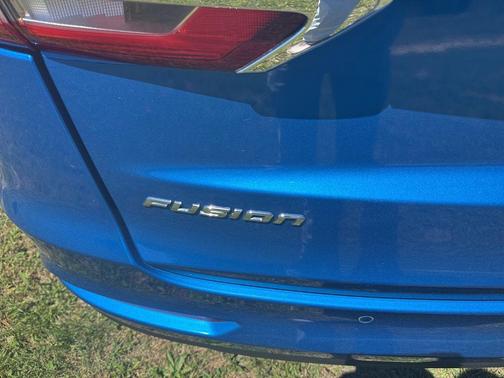 Blue Metallic 2019 Ford Fusion SE