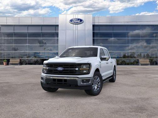 Oxford White 2025 Ford F-150 XLT