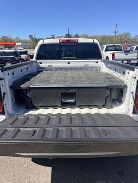 Summit White 2024 GMC Canyon Elevation