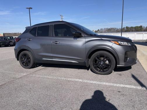 2021 Nissan Kicks SR