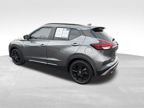 2021 Nissan Kicks SR