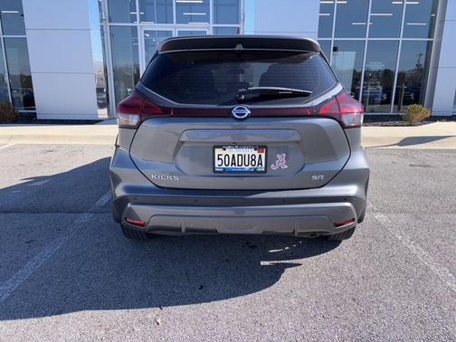 2021 Nissan Kicks SR