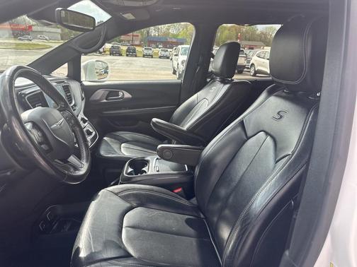 2020 Chrysler Pacifica Touring-L Plus