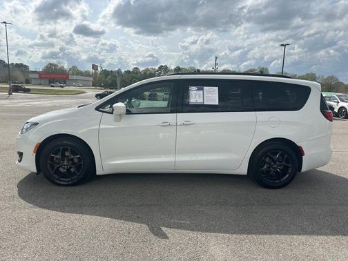 2020 Chrysler Pacifica Touring-L Plus