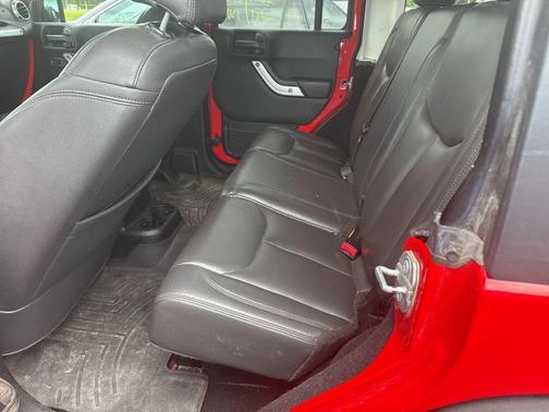 Firecracker Red Clearcoat 2017 Jeep Wrangler Unlimited Rubicon