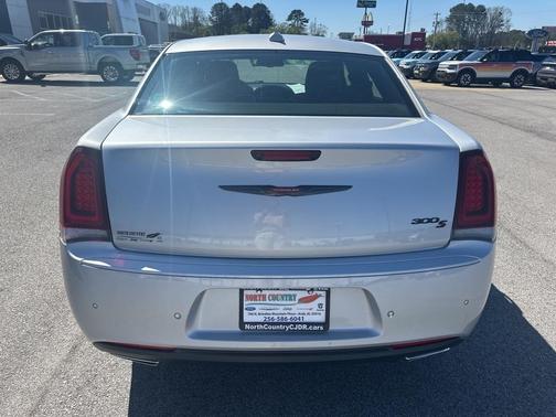 2022 Chrysler 300 S