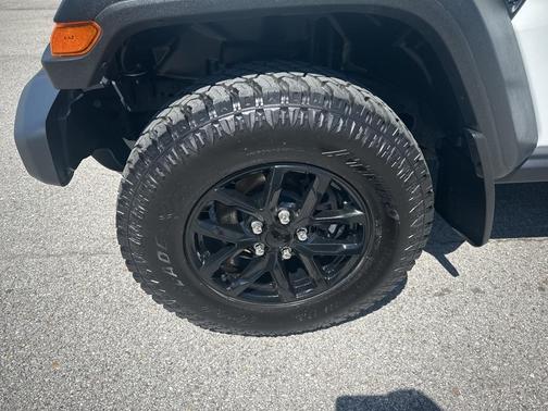 2022 Jeep Gladiator Sport