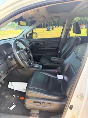 White 2020 Honda Pilot Touring 8-Passenger