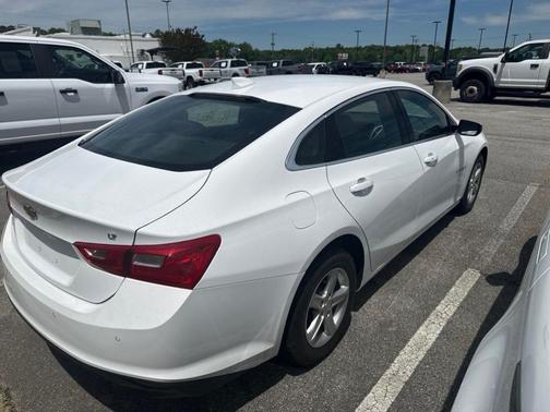 Summit White 2024 Chevrolet Malibu LT
