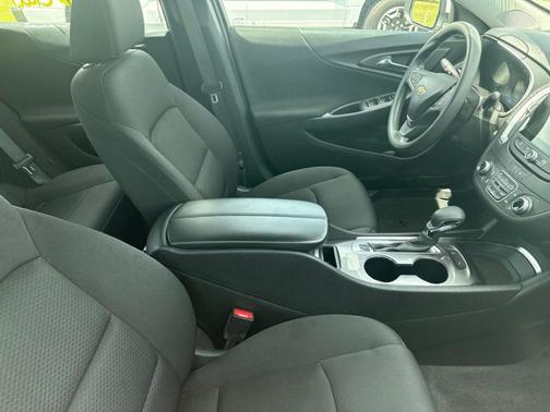 Summit White 2024 Chevrolet Malibu LT