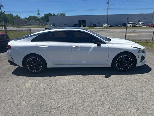 Glacial White Pearl 2022 Kia K5 GT-Line